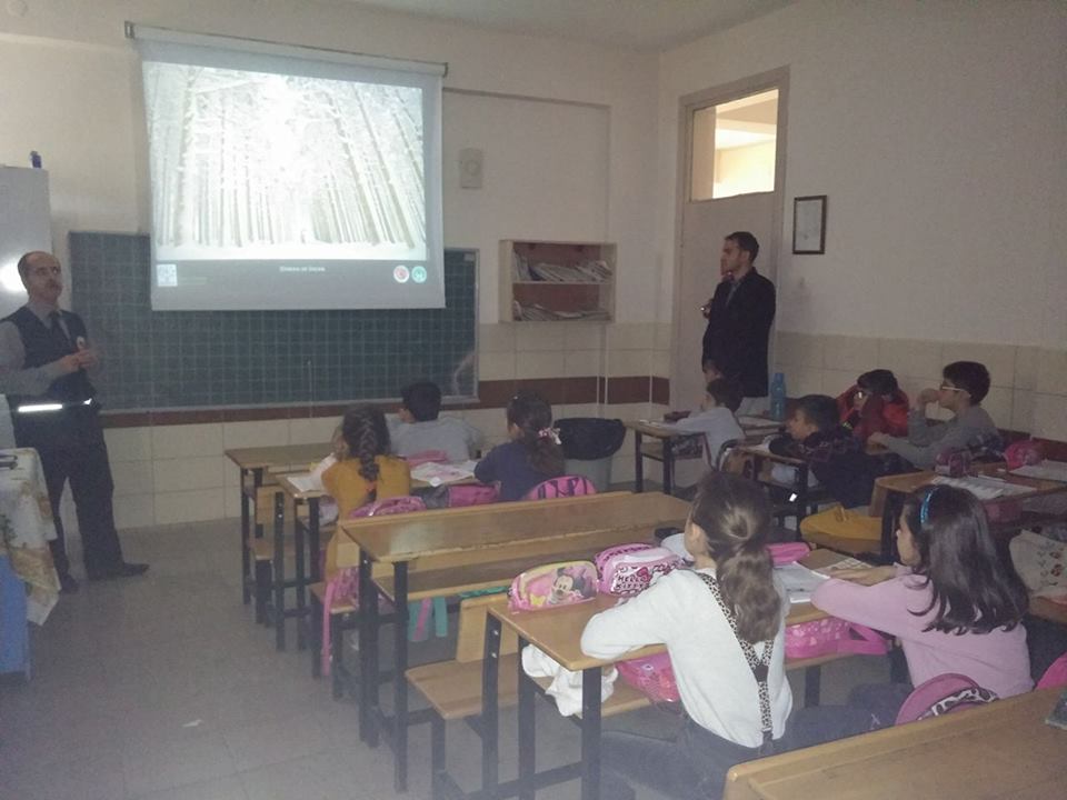 Öğrencilere orman sevgisi anlatıldı