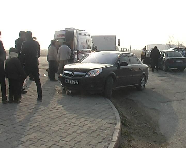 Sınav yolunda trafik kazası 1 yaralı