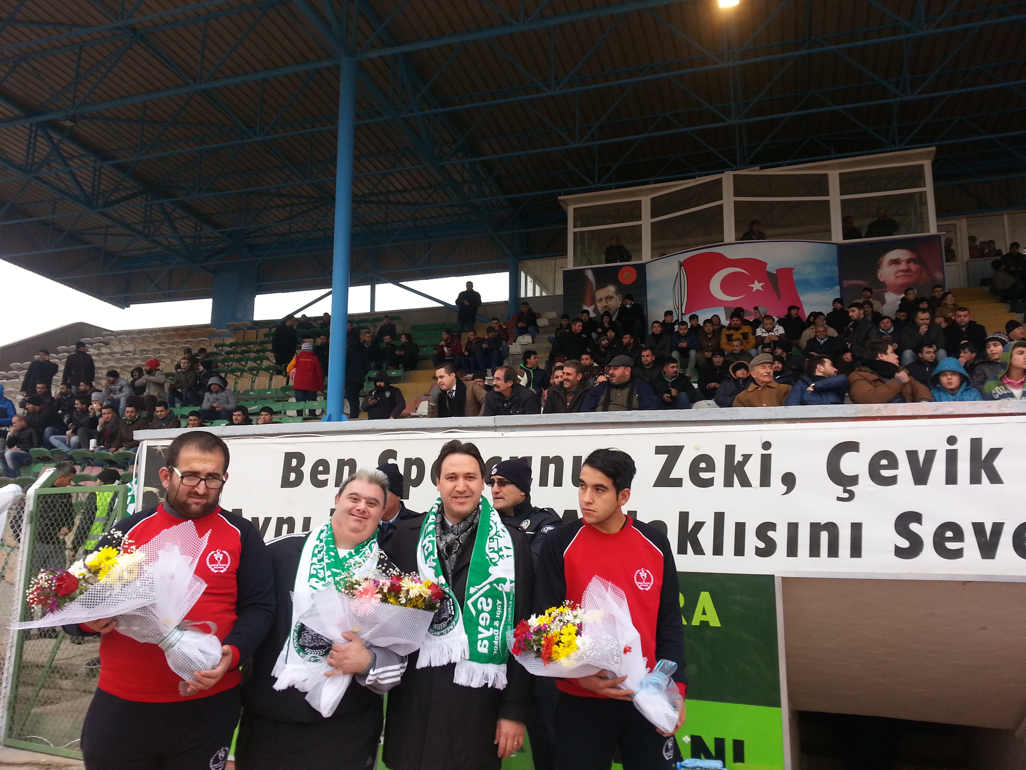 EREĞLİSPOR VE EREĞLİ SEVGİ EĞİTİM KARMA FUTBOL