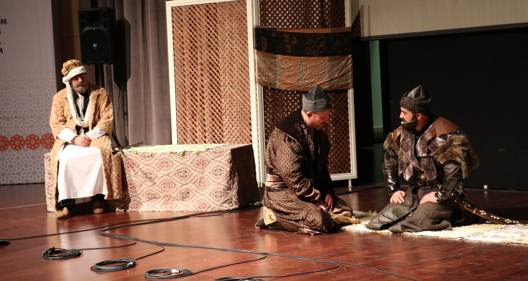 “Ertuğrul Osman Mevlana” Tiyatrosu İlçelerde