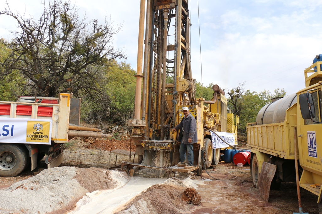 Çumra ve Akşehir’de 2 Mahallenin Daha Su Sorunu Çözüldü