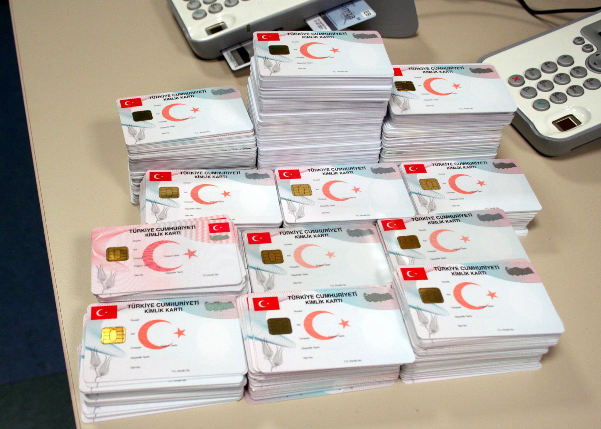 Pembe ve Mavi Kimliğe Veda