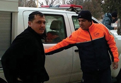 Tır şoförü donmak üzereyken kurtarıldı