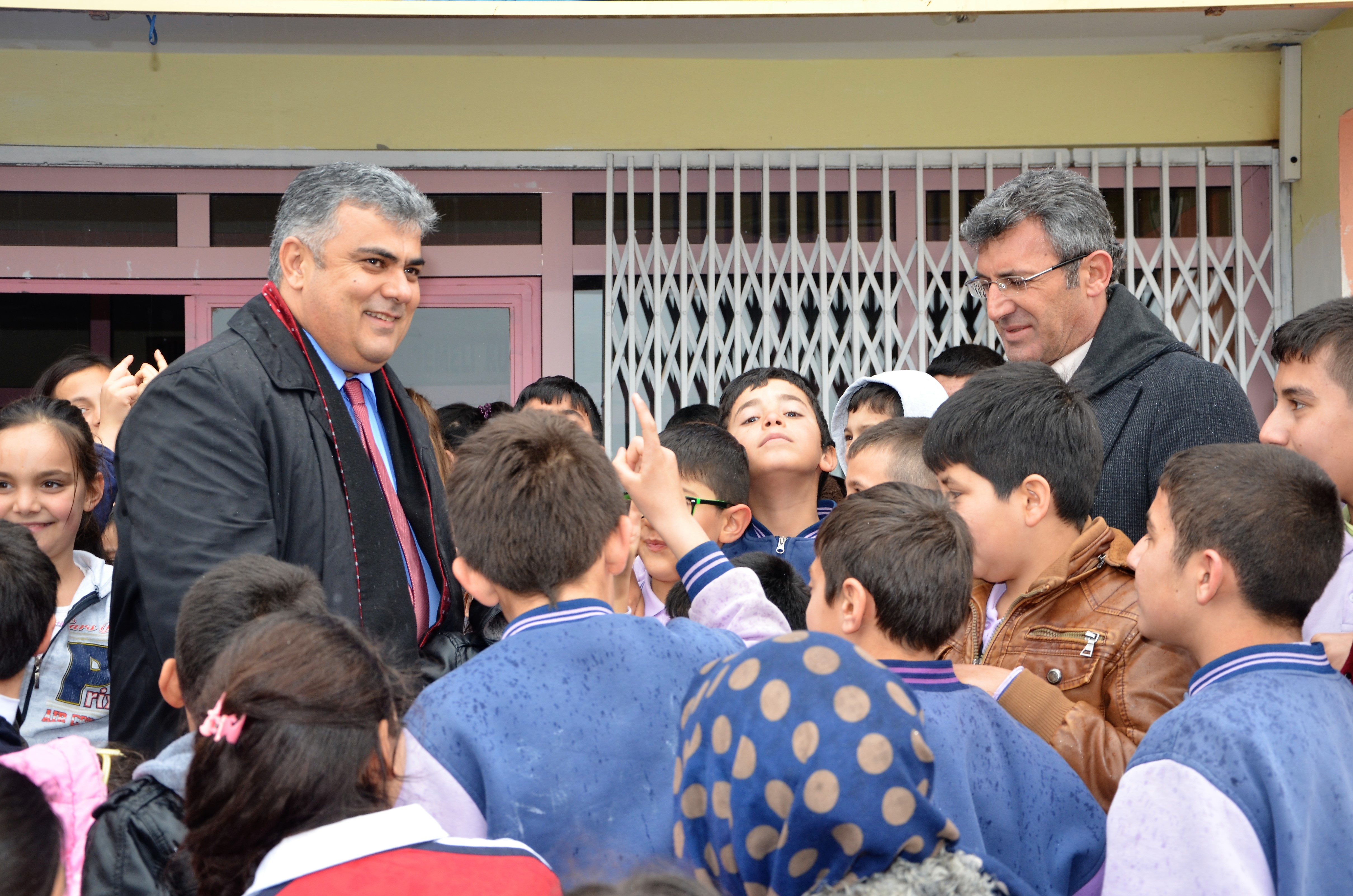 BAŞKAN ÖZGÜVENDEN OKUL ZİYARETİ