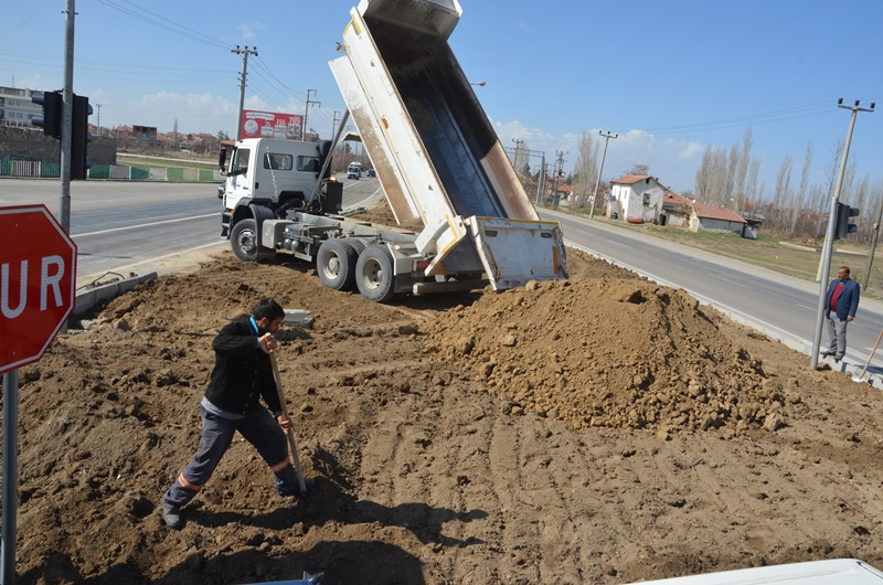 Belediye Ekipleri Durmuyor