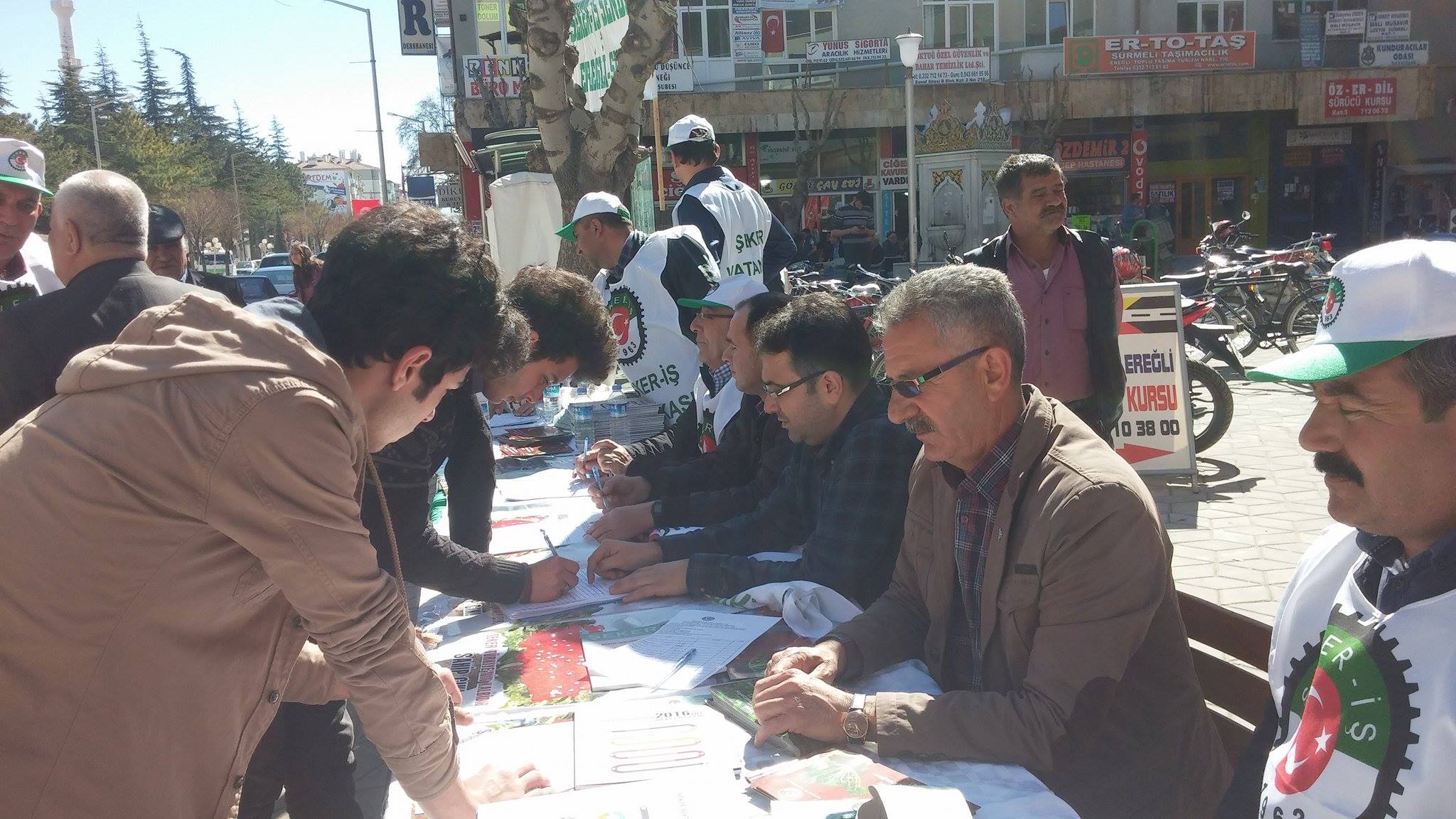 “KİRALIK İŞÇİ” YASASINA KARŞI ŞEKER-İŞ’TEN İMZA KAMPANYASI