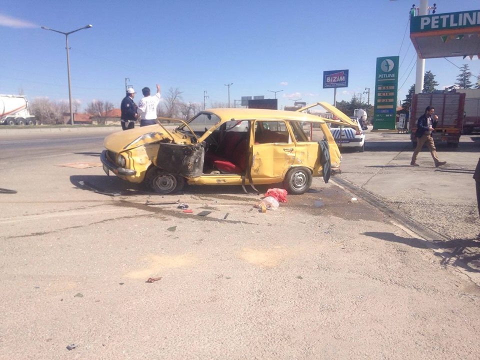 Kuzucu Kavşağında Trafik Kazası 1 Yaralı