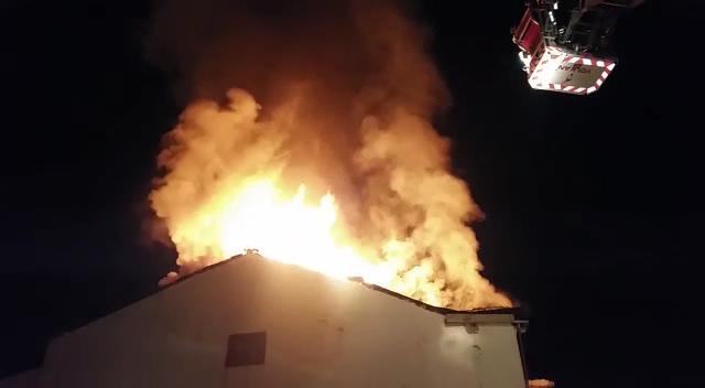 Suriyeli Ailenin Oturduğu Daire Alev Alev Yandı