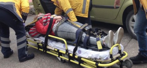 Sürücülerinin öğretmen olduğuotomobiller çarpıştı: 1 yaralı