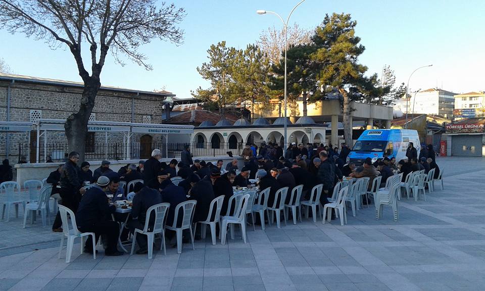 Ereğli Belediyesi Şehitlerimiz Anısına Çorba Dağıttı