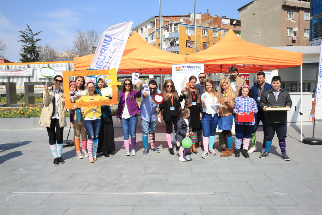 Down Sendromu Farkındalık Günü’nü Renkli Çorapla Kutladılar