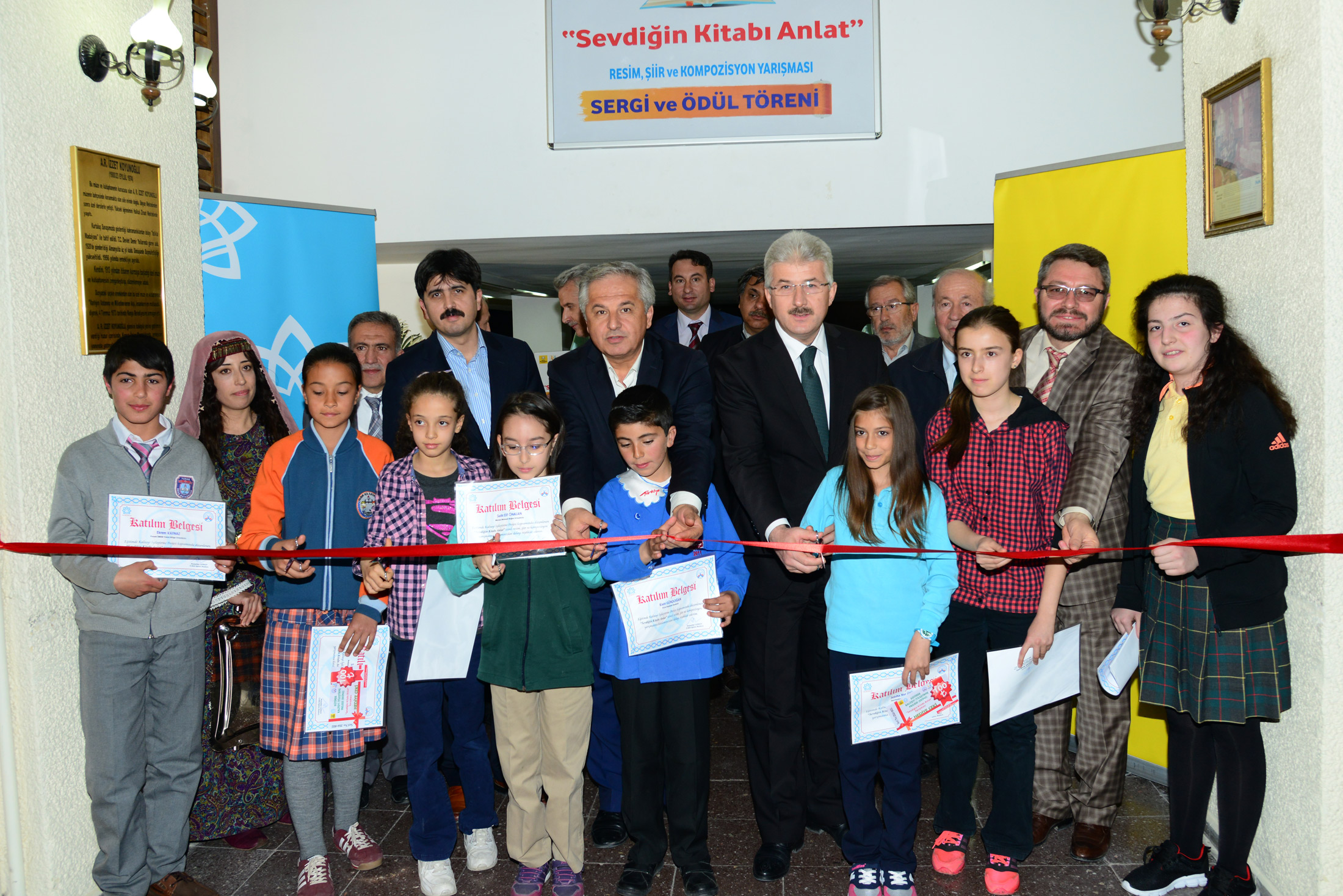 Büyükşehir Okuyan Öğrencileri Ödüllendirdi