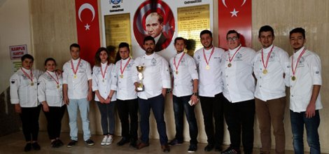 700 Aşçının Yarıştığı Etkinlikte Selçuk'a 8 Altın 2 Gümüş Madalya