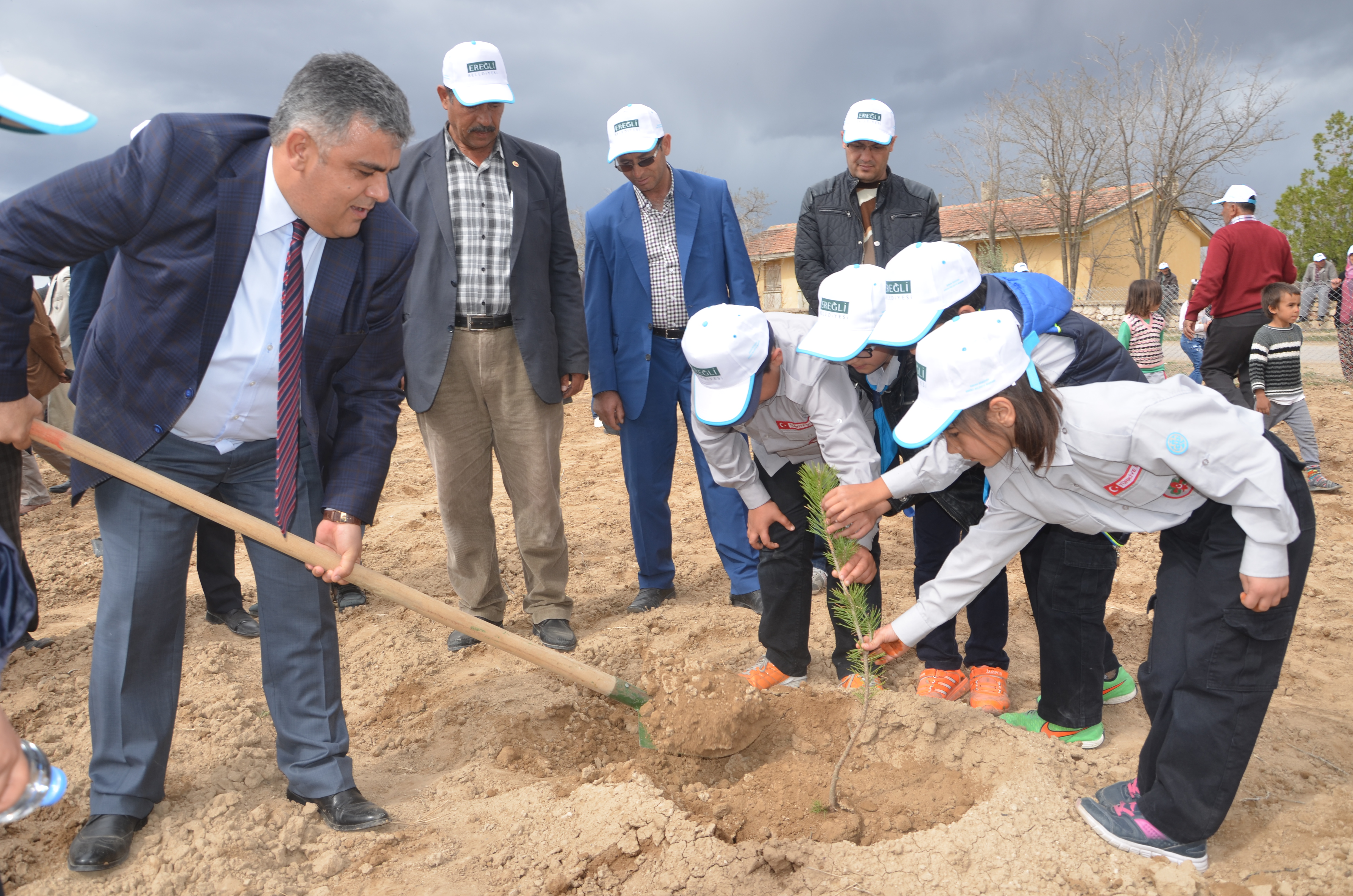 Yeniköy'de Fidan Bayramı