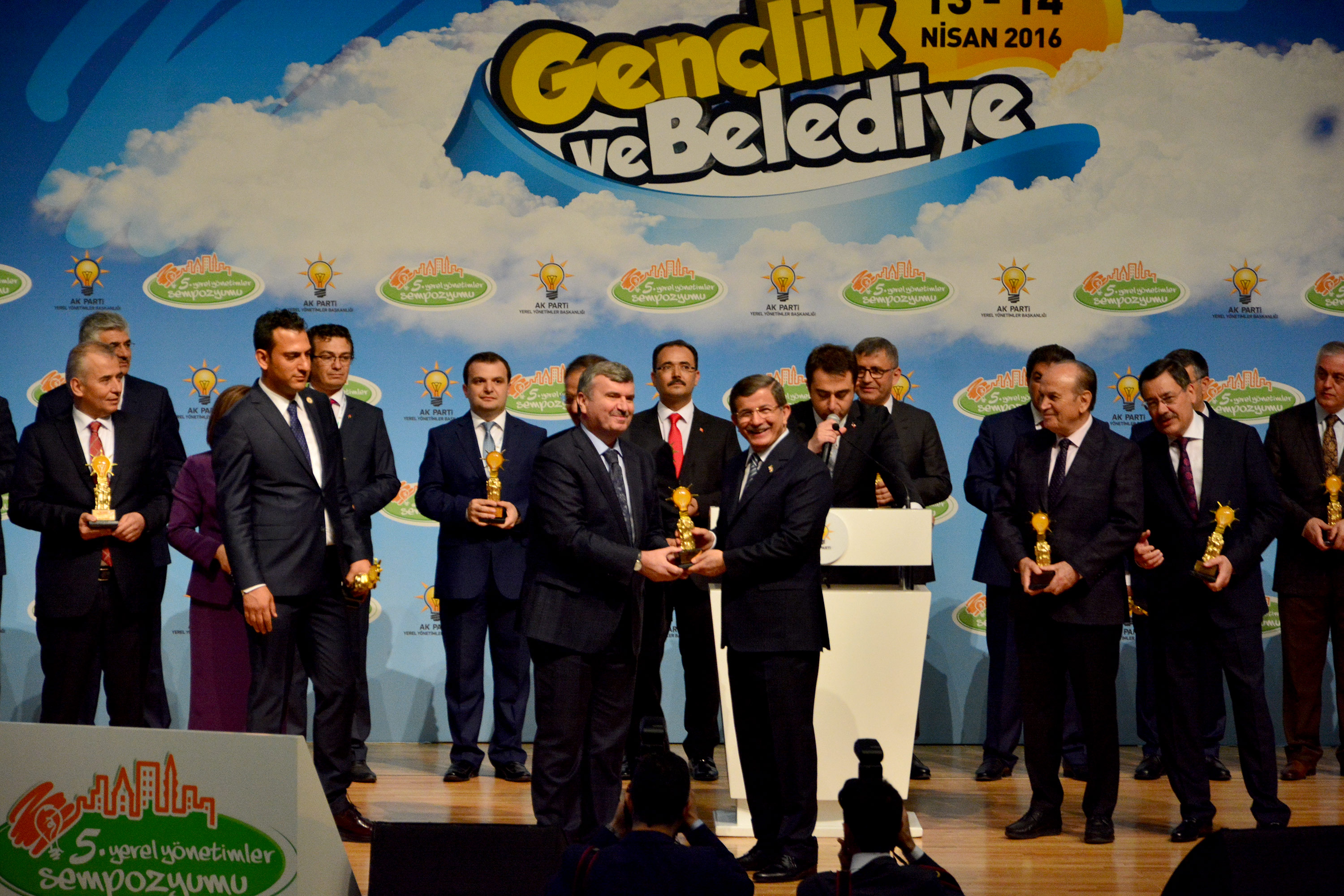 Büyükşehir’e Gençlik Projeleri Ödülü