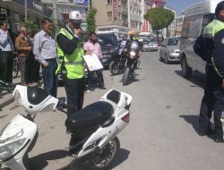 Şarjlı bisikletin çarptığı yaşlı kadın yaralandı