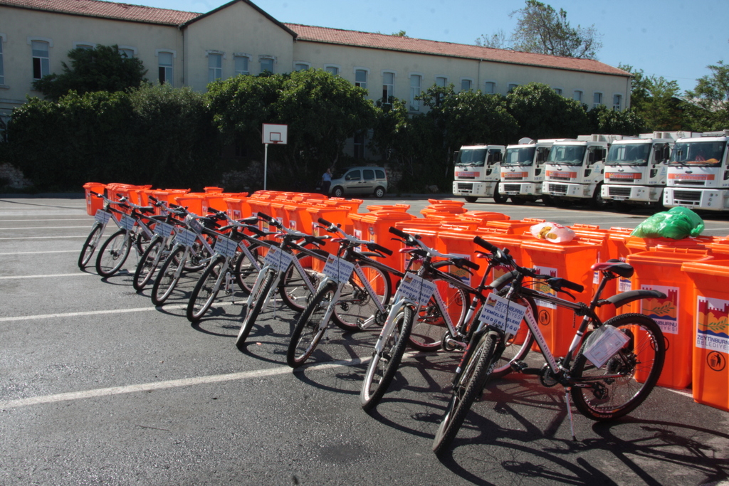 Sertifikalı Çöp Toplama Ekibi Sokağa İniyor