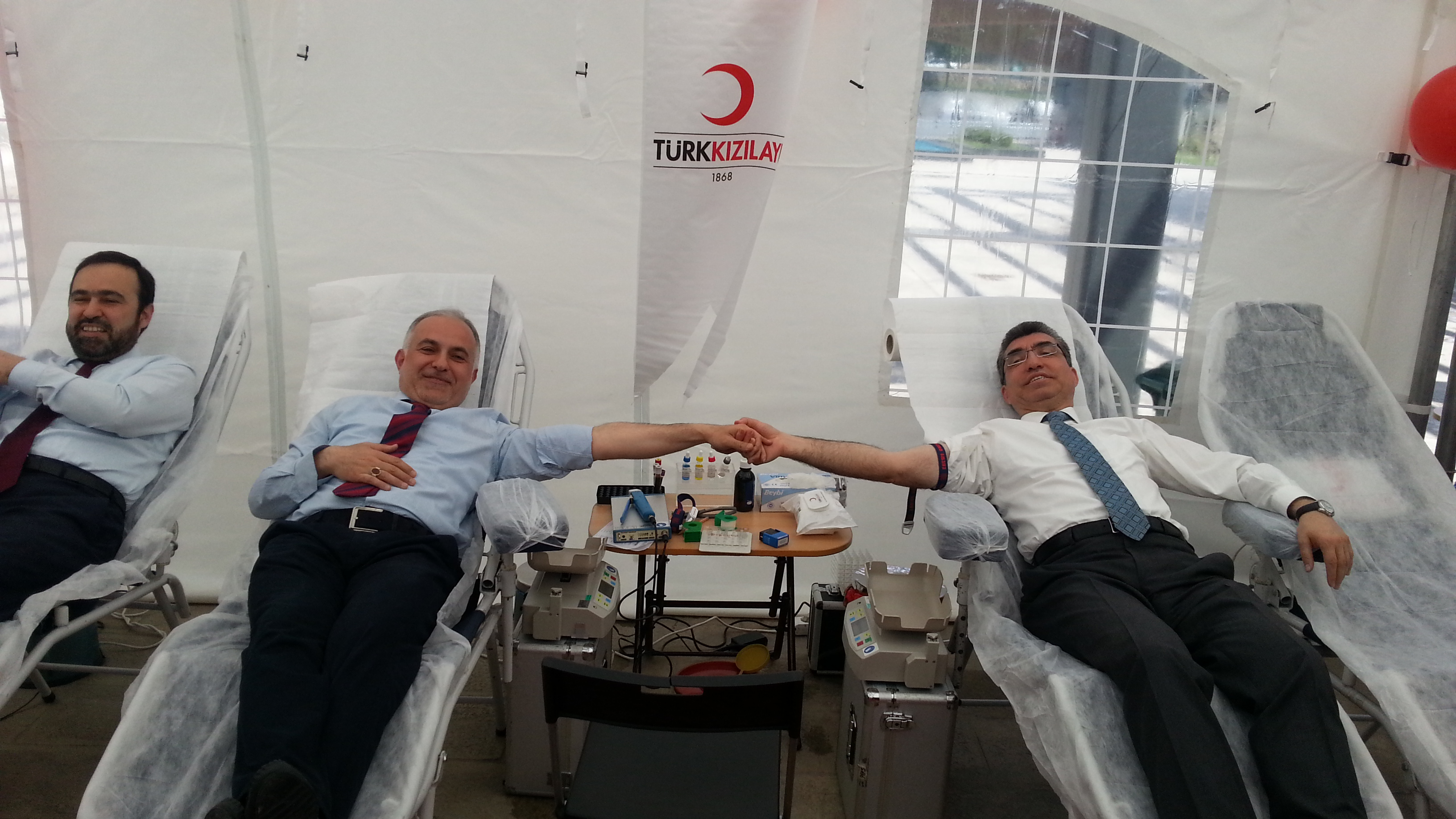 Yıllık 2 milyon ünitenin üzerinde kana ihtiyacımız var