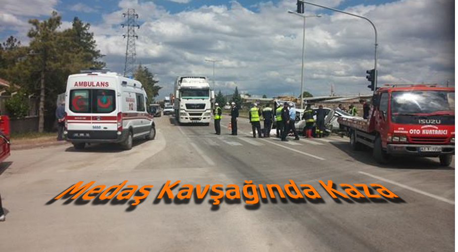 Medaş Kavşağında,IşıklardaTrafik Kazası 1 Yaralı