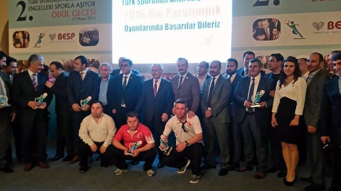 Büyükşehir Belediyespor Yılın Spor Kulübü Seçildi