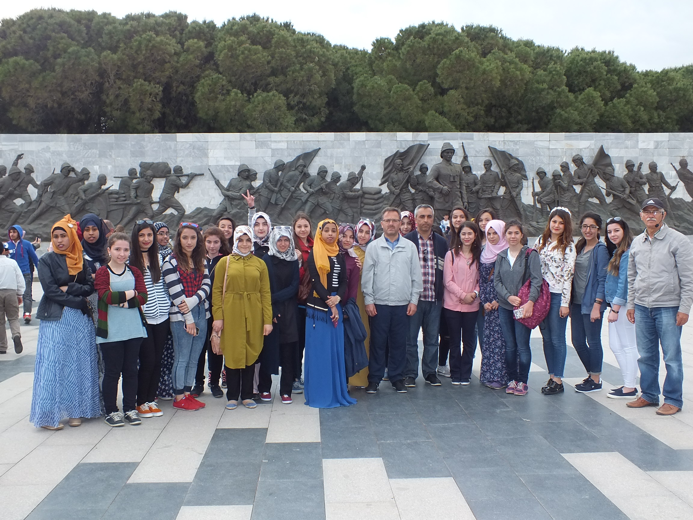 Lokman Hekim ve Teknik Anadolu Lisesi Öğrencileri Tarafından Çanakkale Gezisi Düzenledi