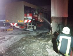 Park Halindeki Yağ Kamyonunda Yangın