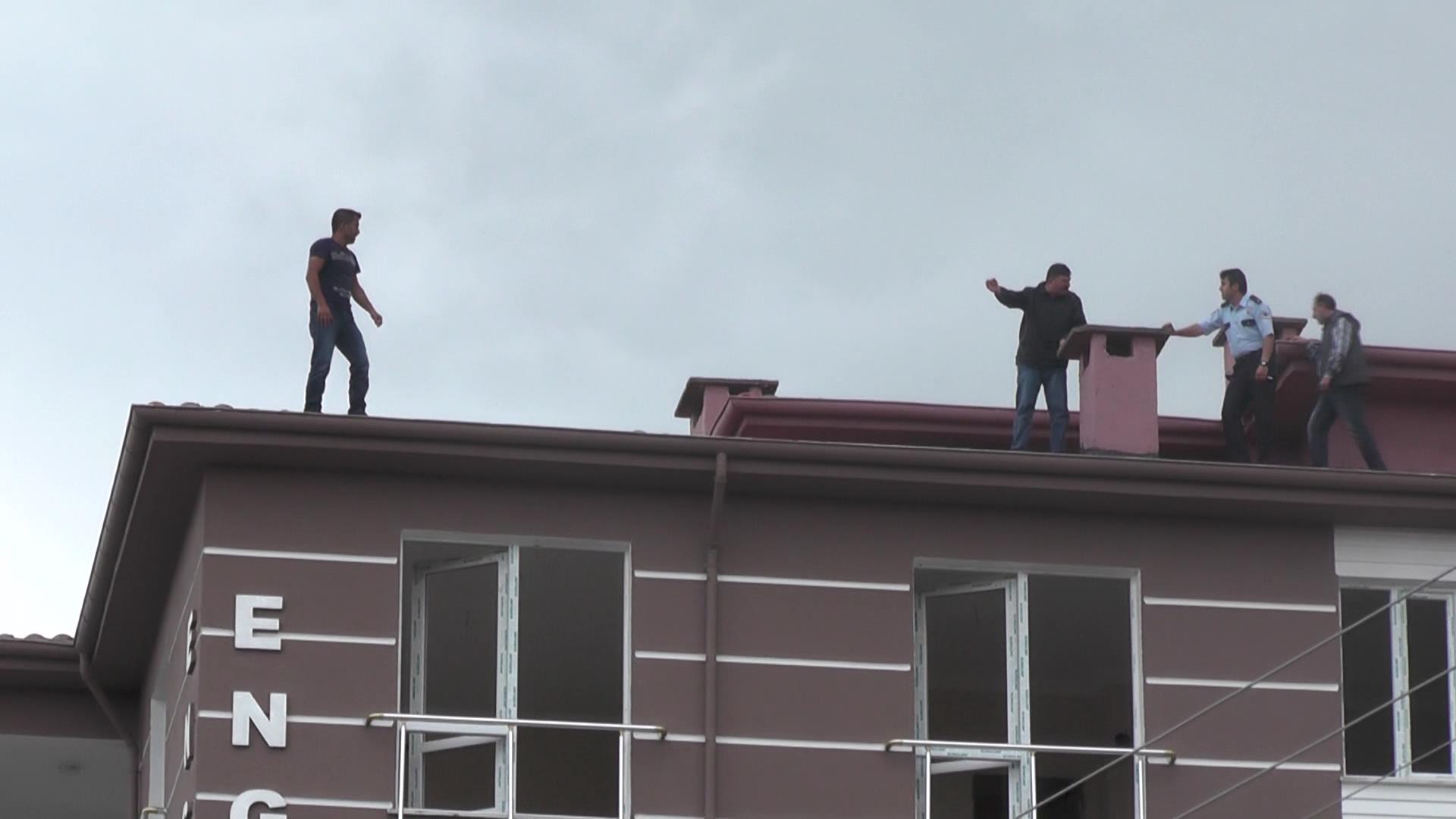 Ereğli’de, Çatıda İntihar Girişimi