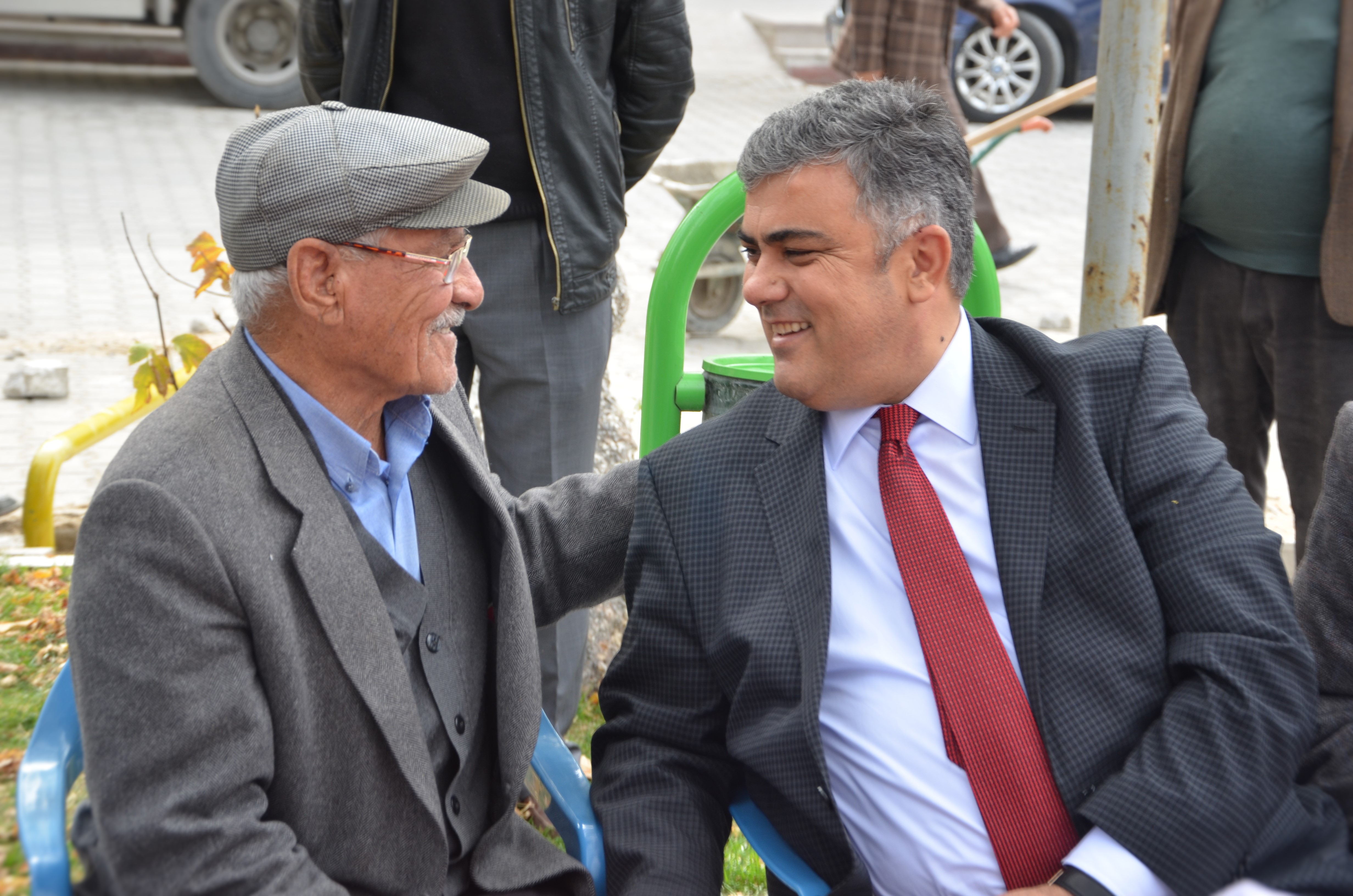 Özgüven'den Babalar Günü Mesajı