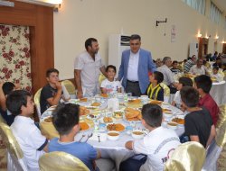 Yetimlerle İftar Açtılar