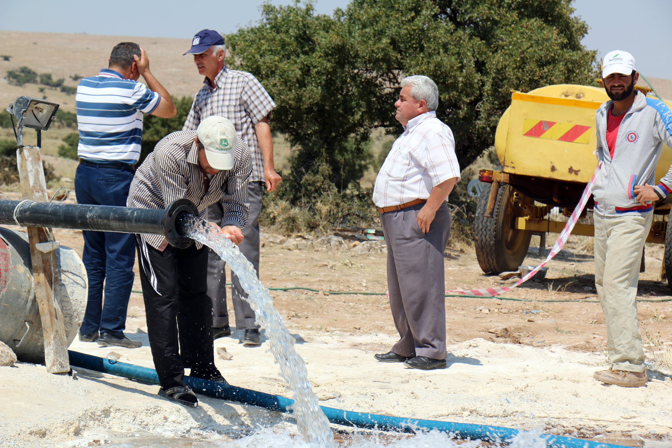 Cihanbeyli’nin İki Mahallesine Derin Su Kuyusu Açıldı