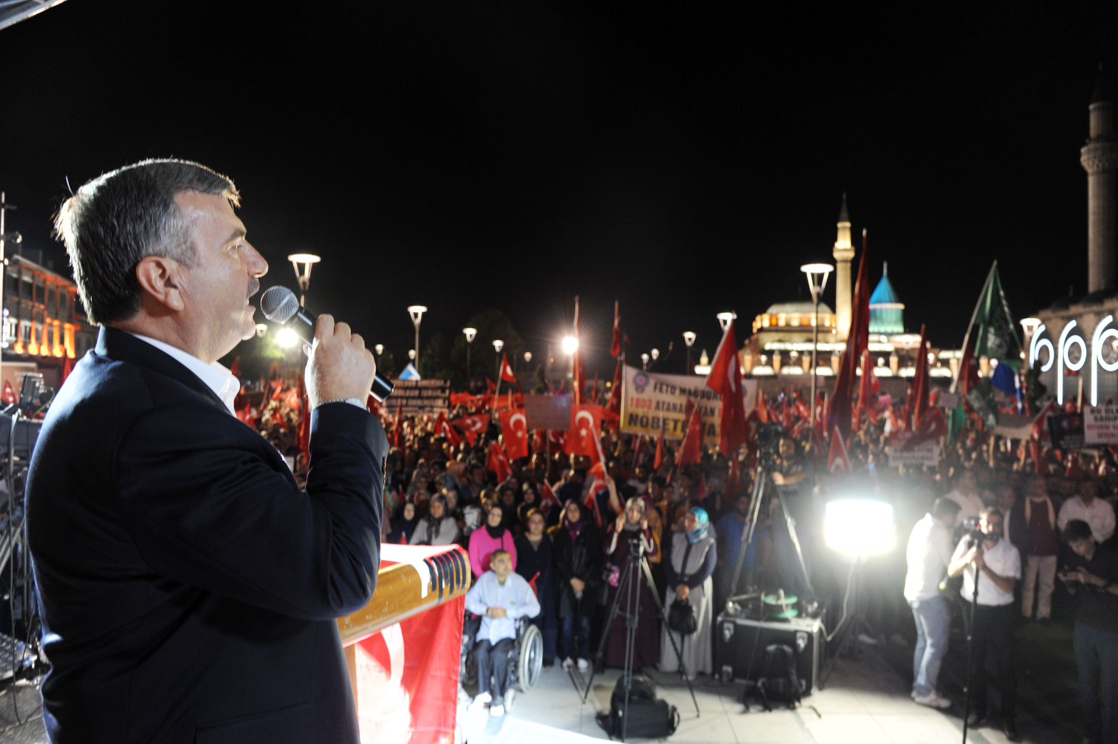 Mevlana Meydanı “Demokrasi Meydanı” Oldu