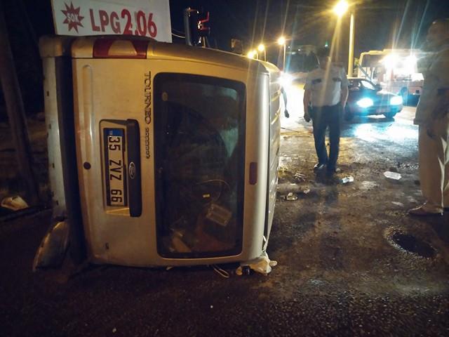 Türkmen Kavşağında, Hafif Ticari Araç Takla Attı