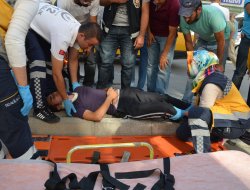 OTOMOBİLE ÇARPAN ŞARJLI BİSİKLET SÜRÜCÜSÜ YARALANDI