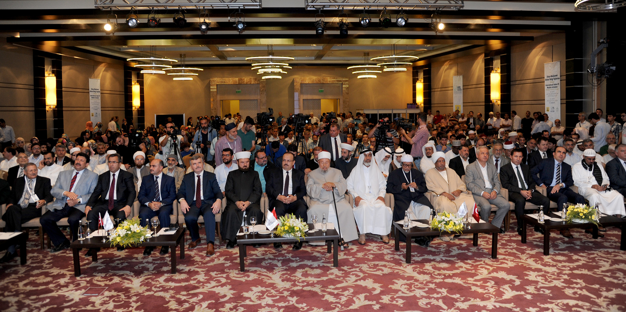 İslam Dünyası Alimleri Konya’da Buluştu