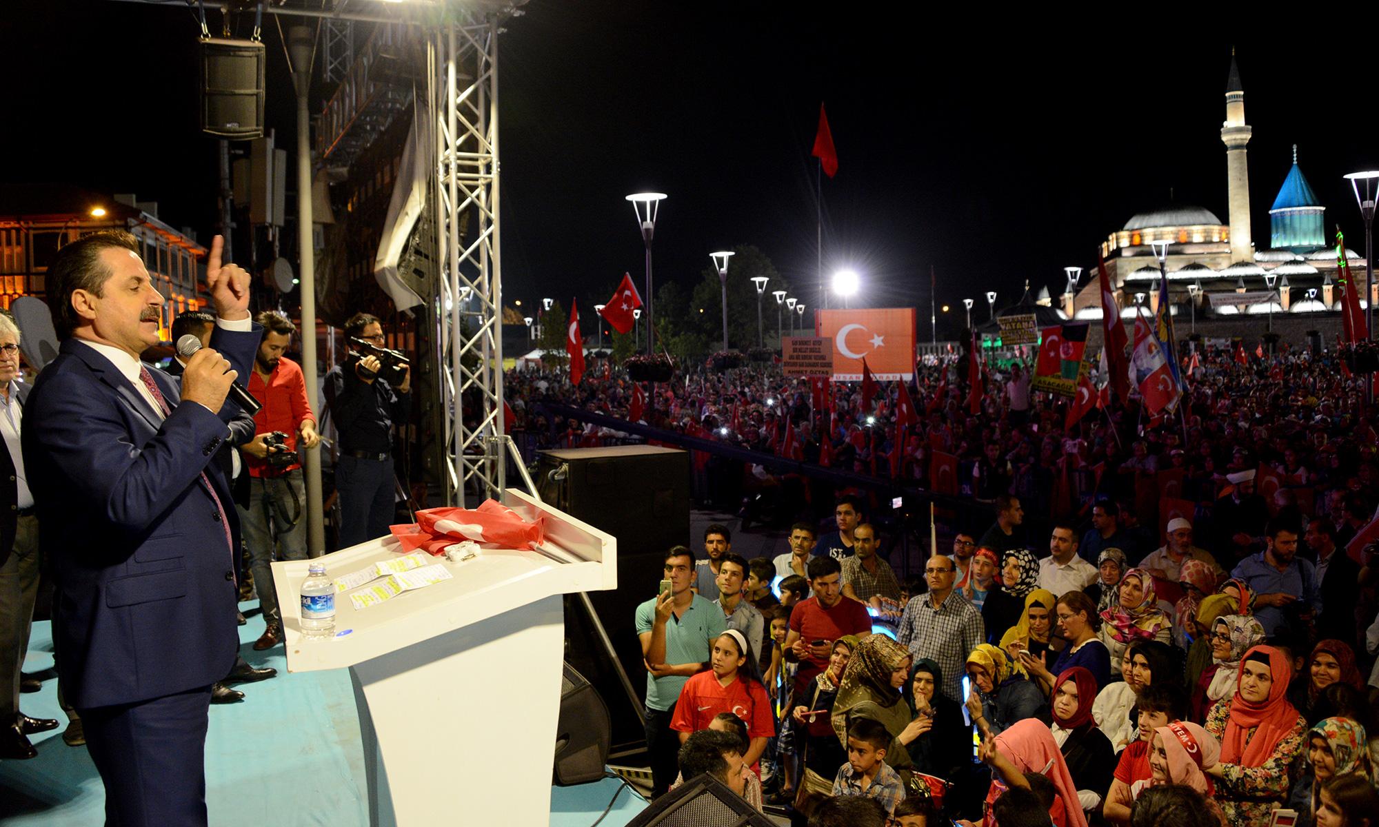 Millet Cengaver Duruşunu Dünyaya Gösterdi