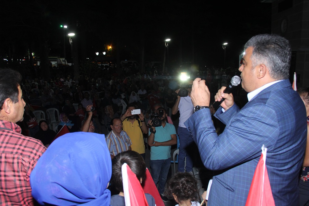 Başkan Özgüven, "Fetö Bir Maşadır, Tasmasıda Siyonistlerin Elindedir"