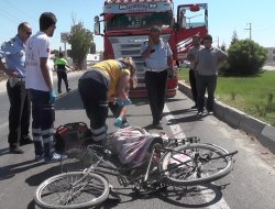 Kamyonun çarptığı bisiklet sürücüsü hayatını kaybetti