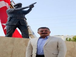 Şehit Astsubay Ömer Halisdemir'in Heykelini Diktiler