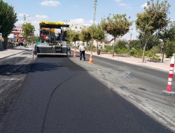 Karaman Caddesi’nde Asfalt Yenileniyor