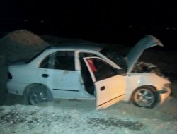 OTOMOBİL TAKLA ATTI; 4 YARALI