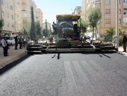 20 YILDIR YAMA OLAN CADDE ASFALTA KAVUŞTU 