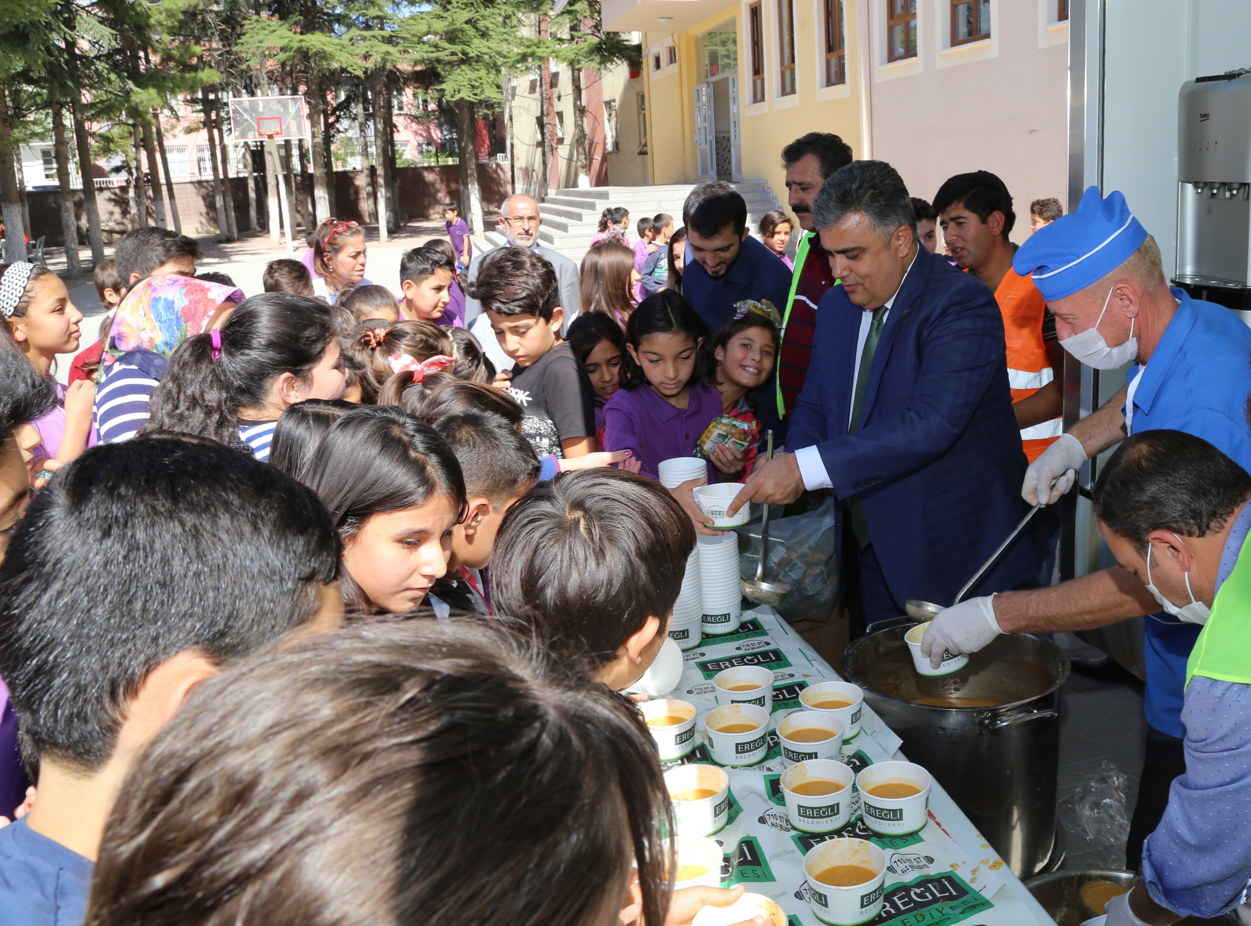Öğrencilerden Çorba İçme Yarışı