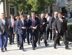 AHMET DAVUTOĞLU, KGTÜ’YÜ ZİYARET ETTİ