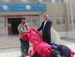 TİCARET BORSASI ÇOCUKLARIN YÜZÜNÜ GÜLDÜRDÜ