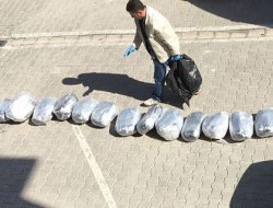 Lüks Otomobille Uyuşturucu Sevkiyatı Polise Takıldı