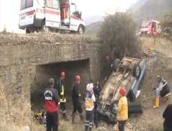 Otomobil Sulama Kanalına Uçtu ;1 Ölü, 1 Yaralı