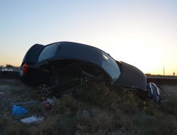 YENİKÖY MEVKİNDE TRAFİK KAZASI: 5 YARALI