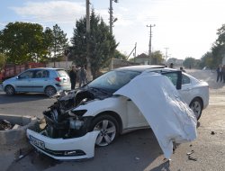 AŞIKLAR YOL KAVŞAĞI KAZA; 1 YARALI