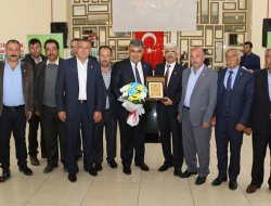 Başkandan Muhtarlar Onuruna Yemek