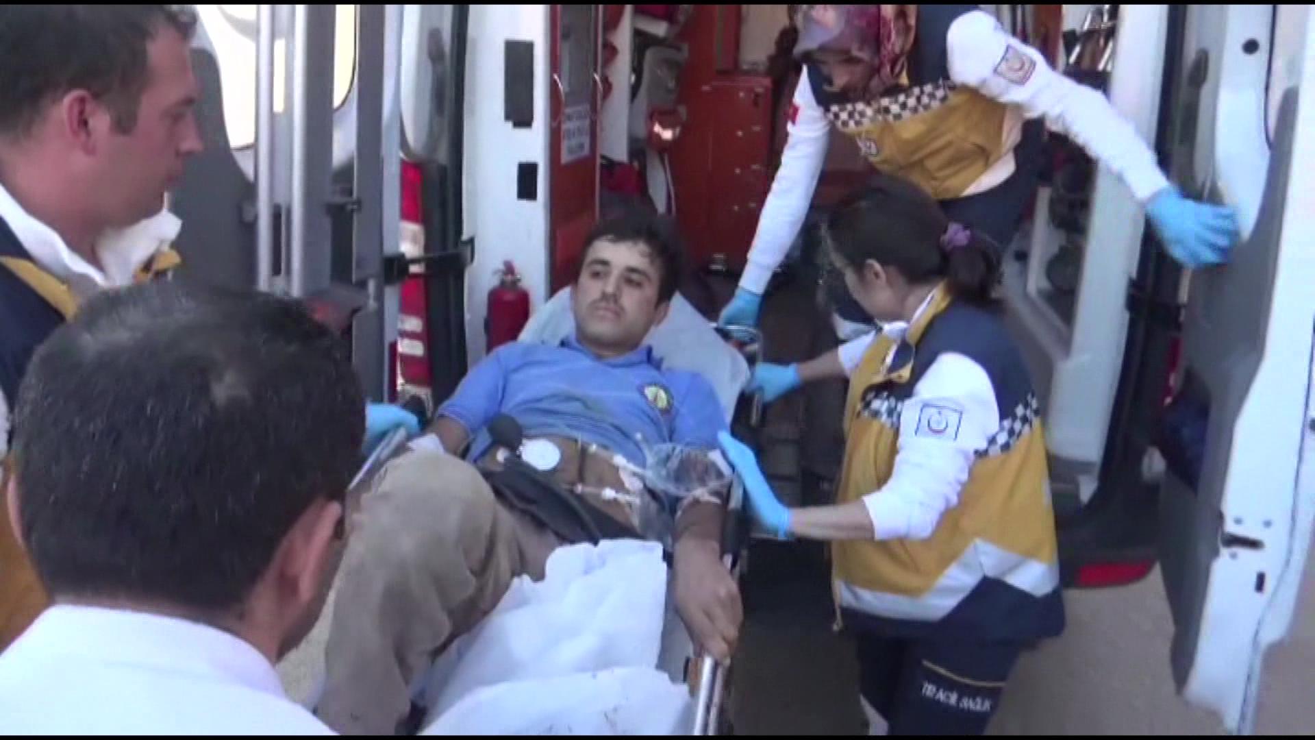 Bacağını Makineyi Kaptırıp Yaralandı